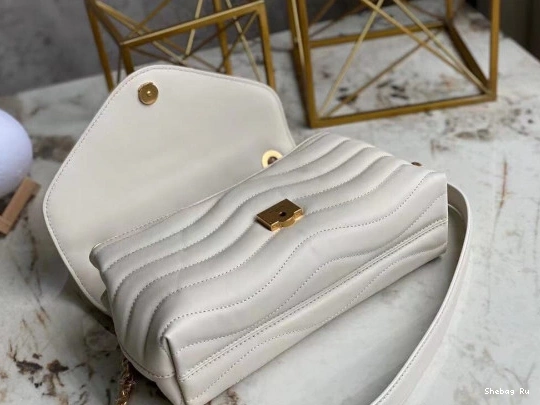CHAIN VUITTON NEW WAVE LOUIS BAG 0730